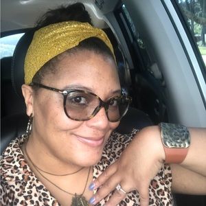 Meet your Posher, LaToya